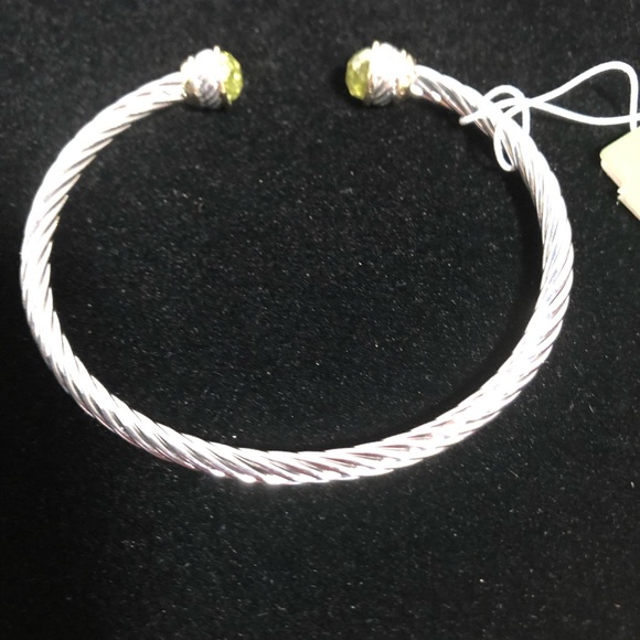 NWT Twisted Silver Bracelet with Peridot - Picture 7 of 8